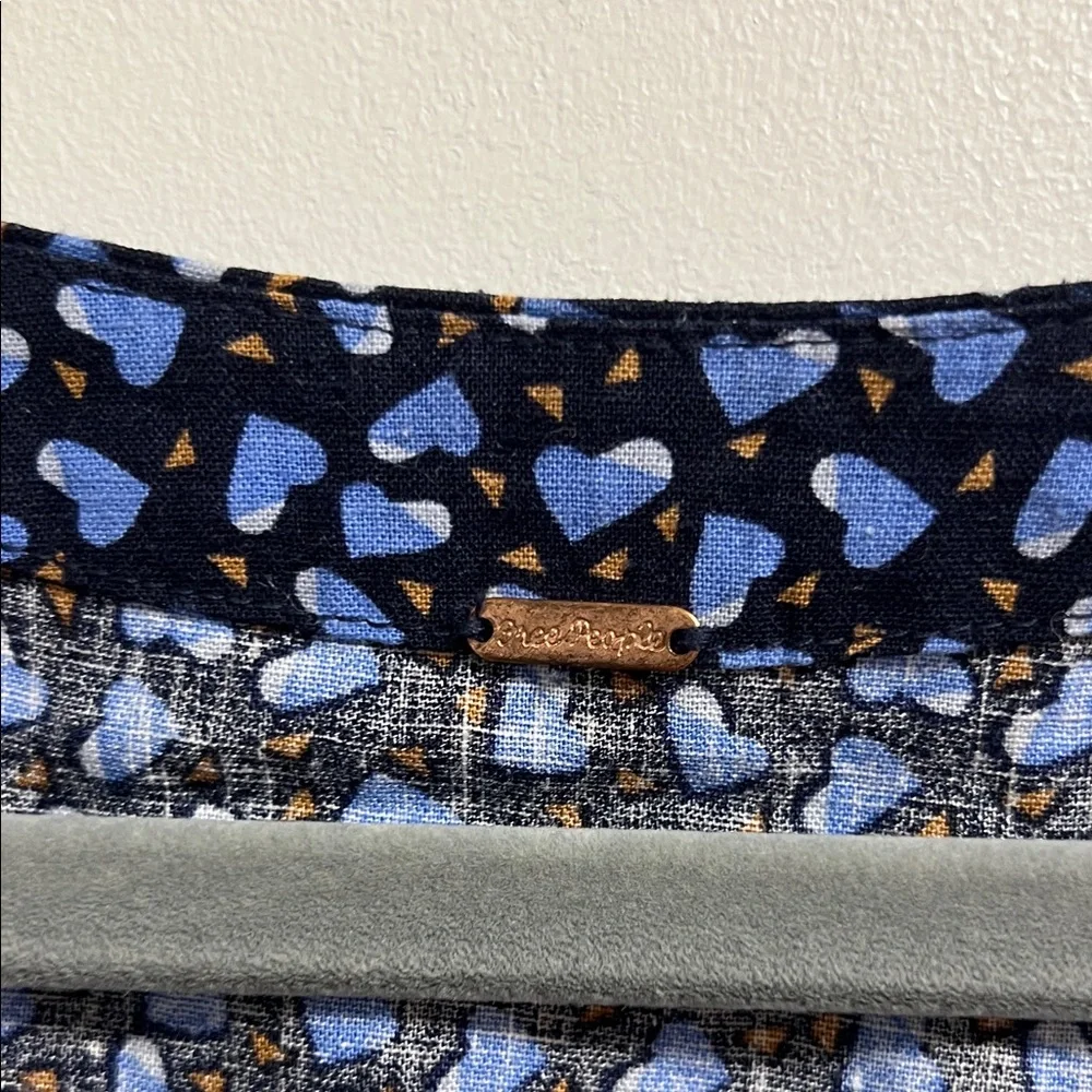 Free People Navy and Blue Heart Print V-Neck Key Hole Crop Top Small Festival